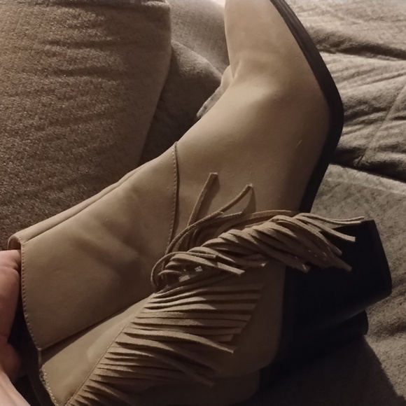 Maurices tan boots - Picture 3 of 8